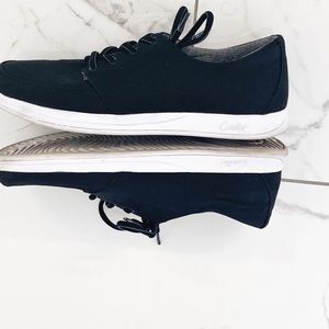 Cuater by Travis Mathew Black Quincy